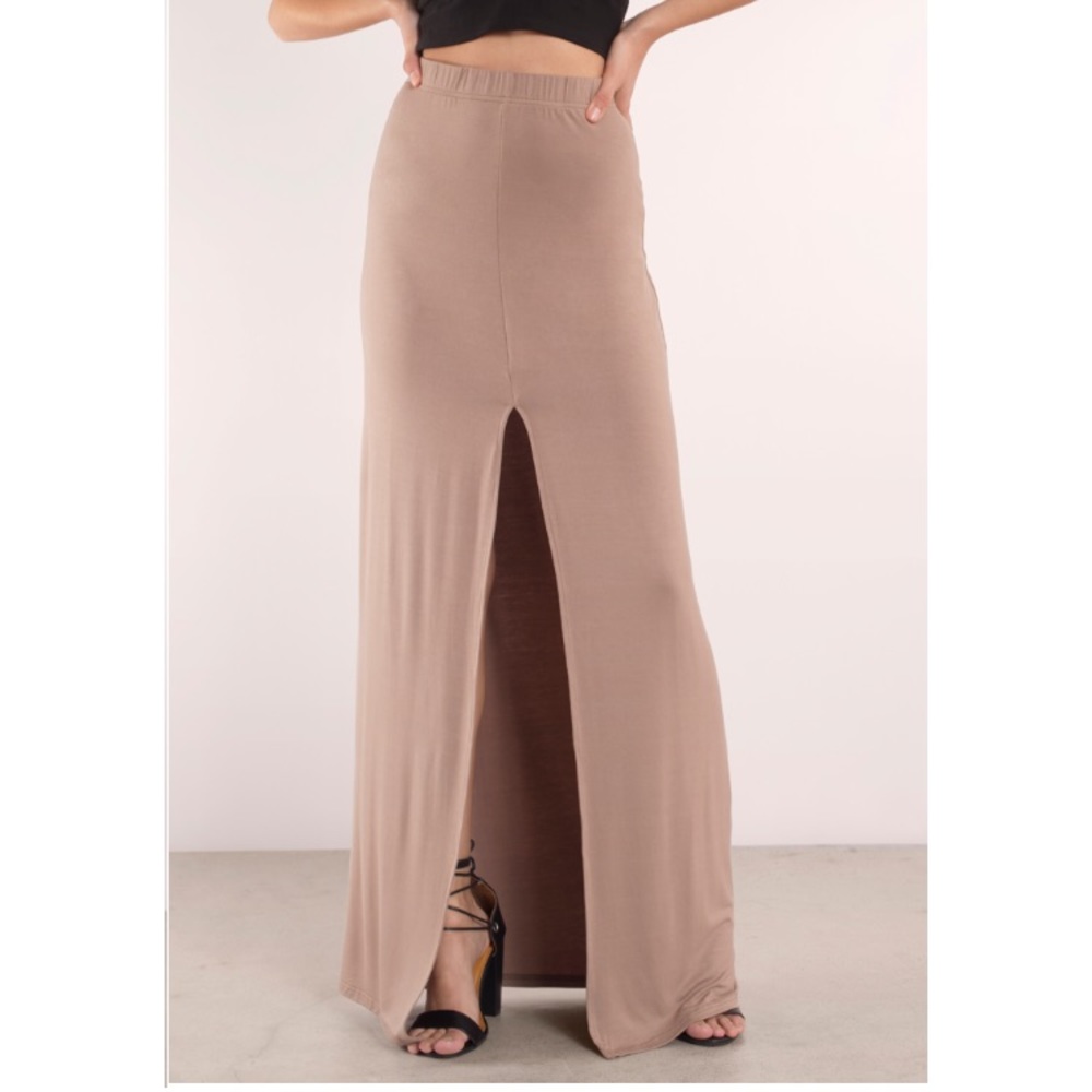 Tobi front slit taupe maxi skirt, small